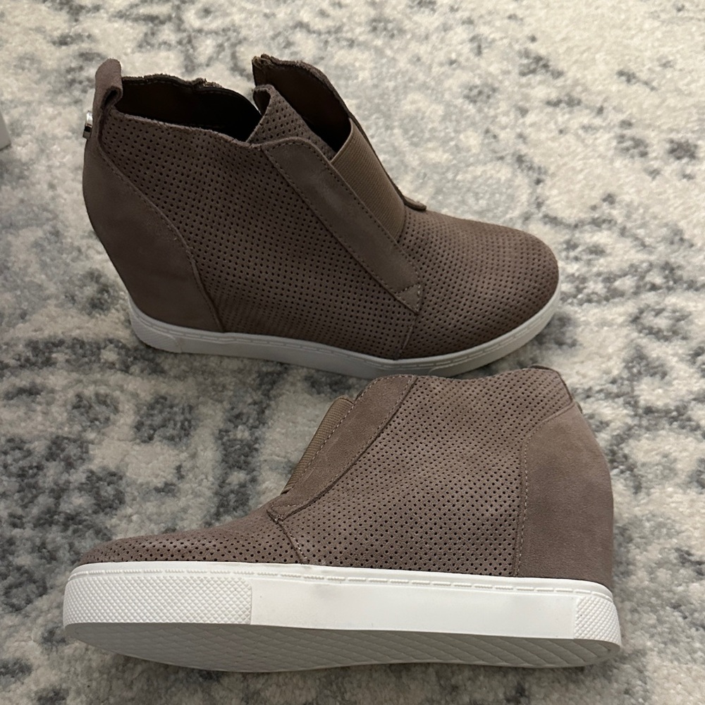 Steve Madden Taupe Wedge Leather Sneakers